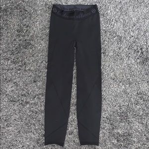 NWOT lululemon athletica Leggings Fun Detail